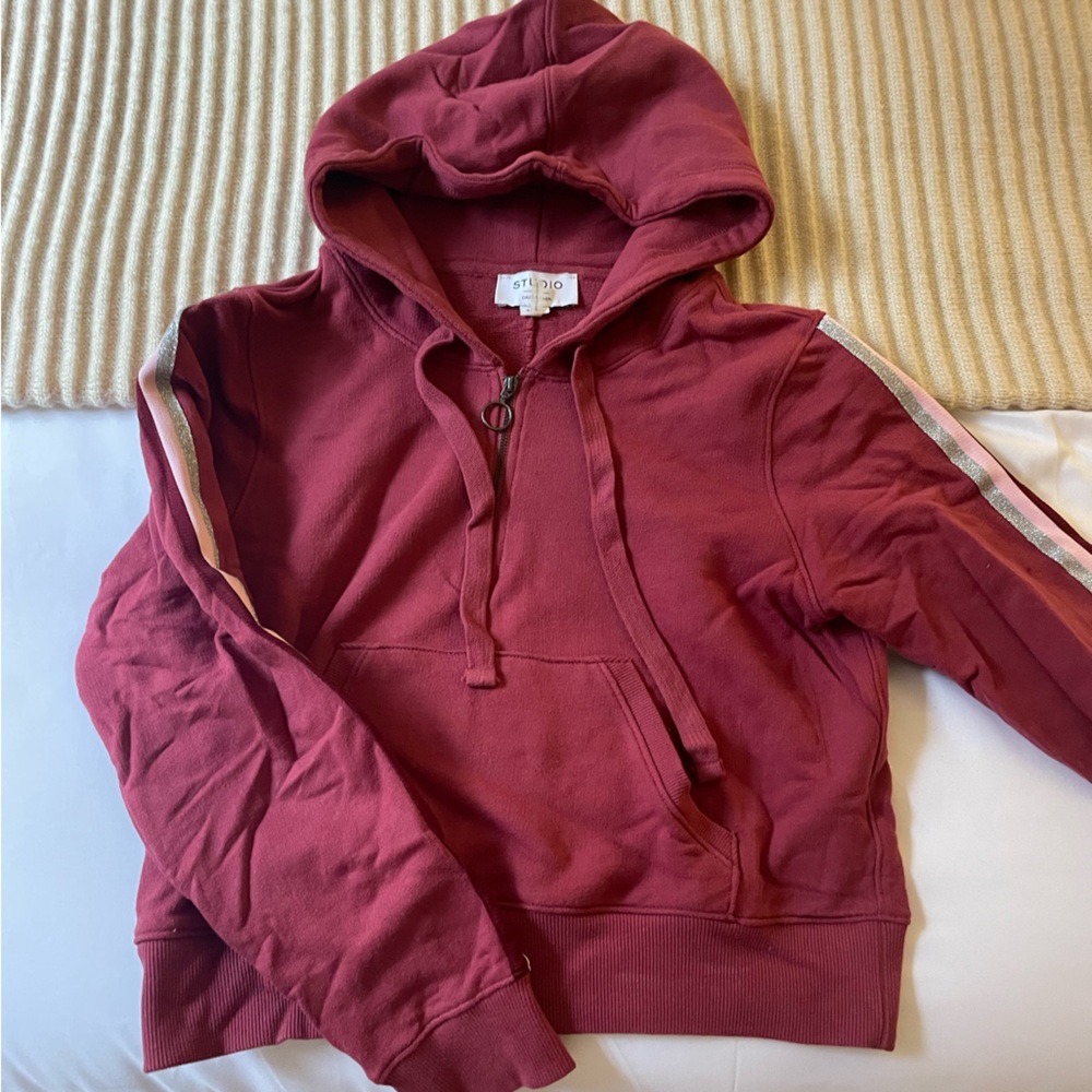 Studio David Lerner - quarter zip sweatshirt with sparkle detail on sleeve